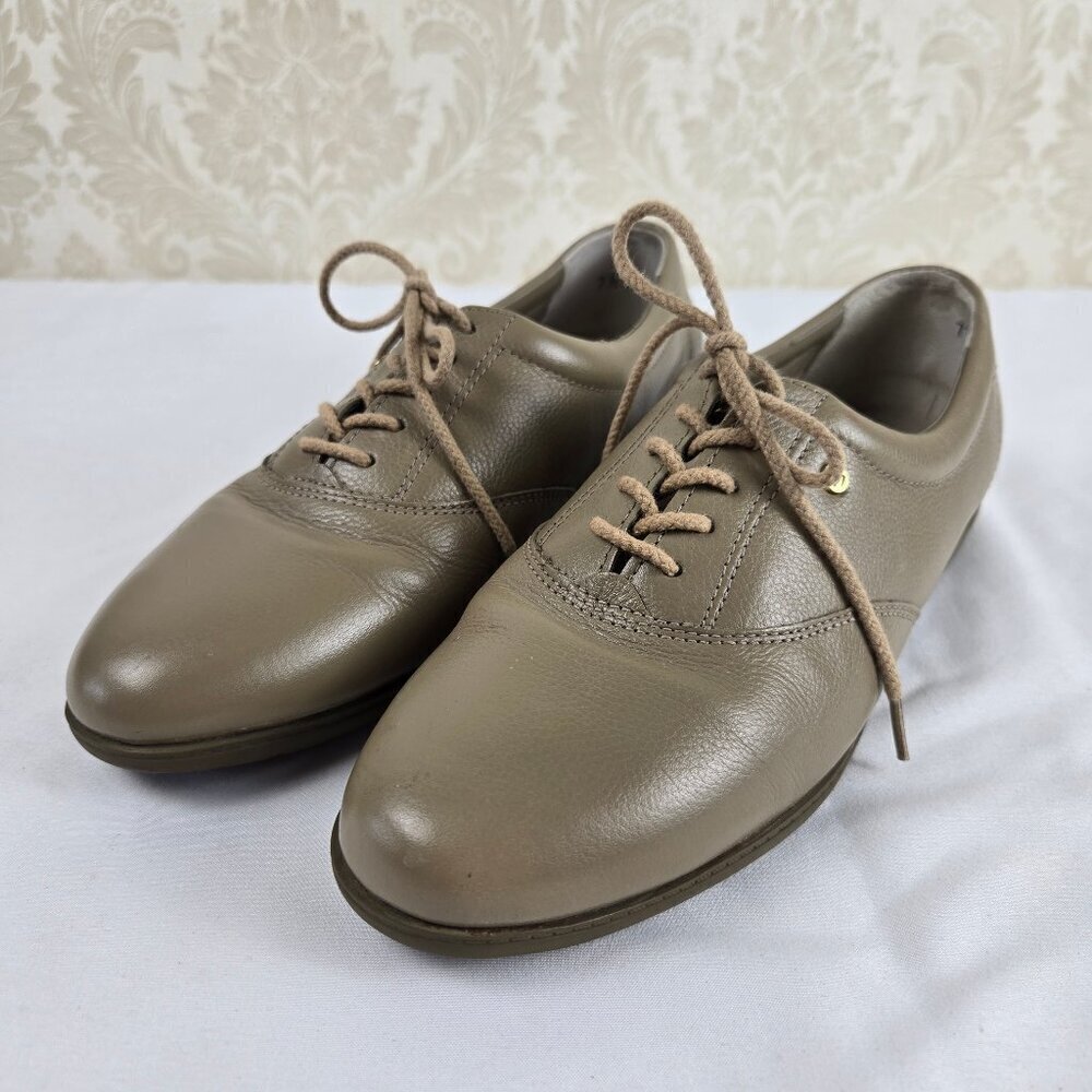 Easy Spirit Size 7.5 ES Motion Taupe Lace Up Leather Sneakers or Loafers